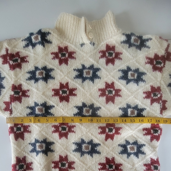 VTG Women’s Woolrich Pullover - Picture 9 of 10